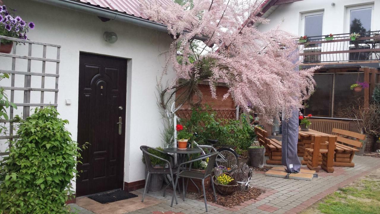 Pokoje Goscinne Renata Knitter Komnino Exterior photo